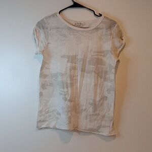 Free People We The Free White/Gray Camo T Shirt Blouse Women's Sz Med NICE EUC